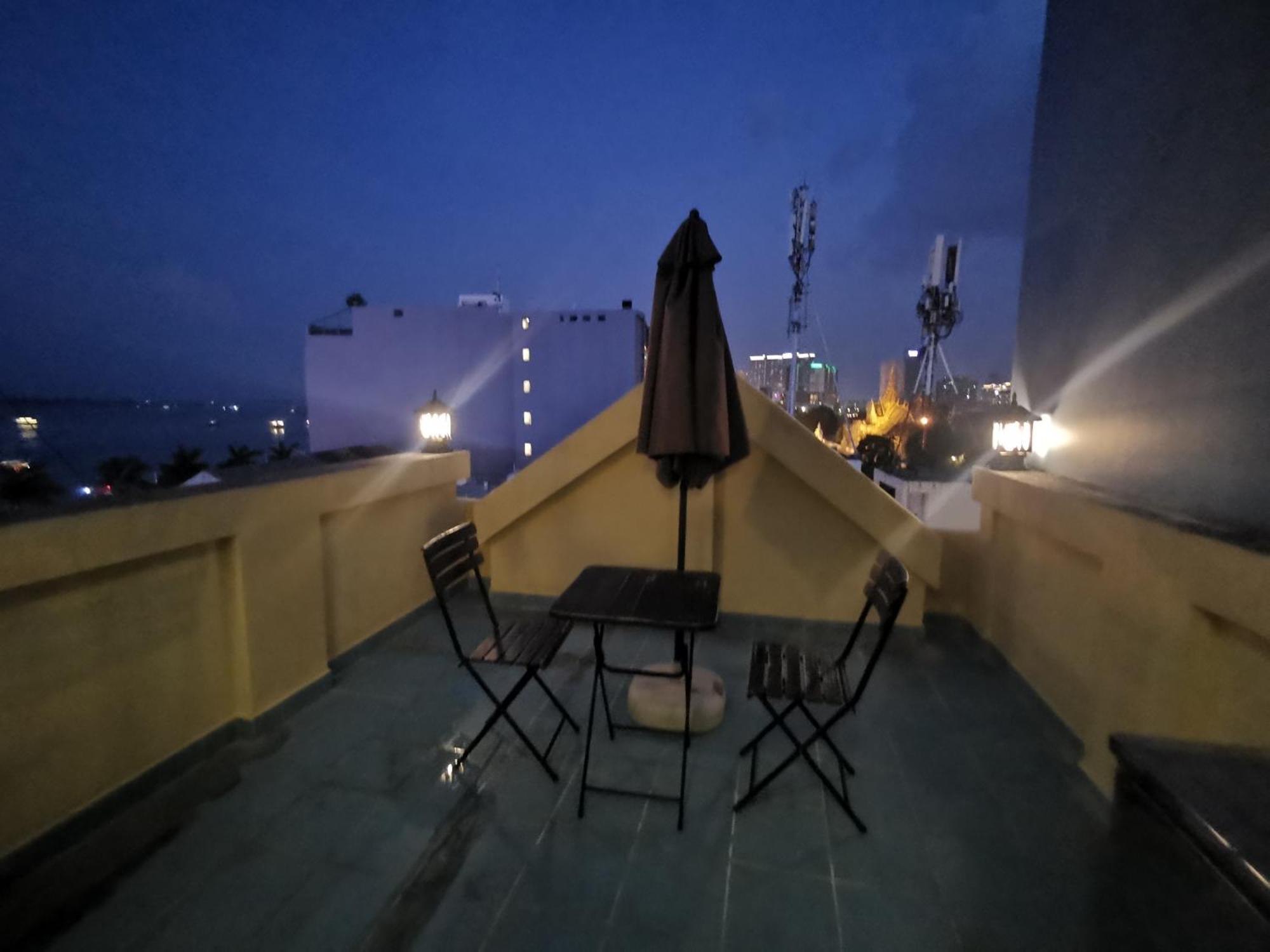 Sovanphum Riverside Phnom Penh Rum bild